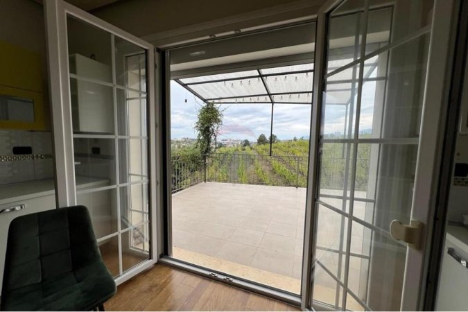 Tirane, jepet me qera Vile , 1.800 € (prane Teg)