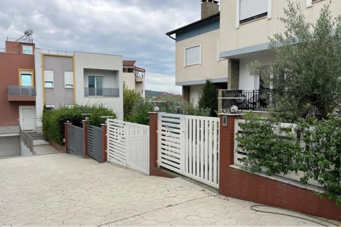 Tirane, jepet me qera Vile , 1.800 € (prane Teg)