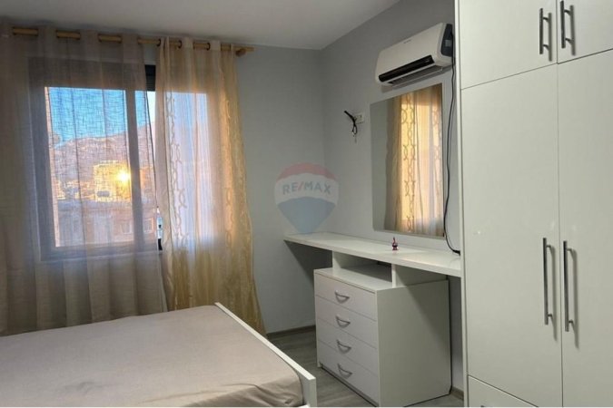 Tirane, jepet me qera apartament 2+1 , 700 € (Shkolla e Baletit)