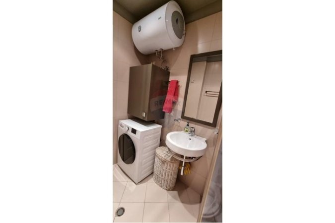 Tirane, jepet me qera apartament 1+1 , 600 € (Kodra e Diellit)