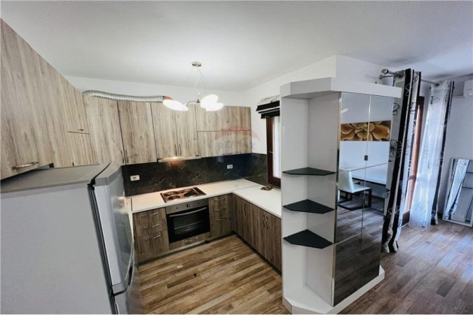 Tirane, jepet me qera apartament 2+1 , 600 € (Kopshti Botanik)
