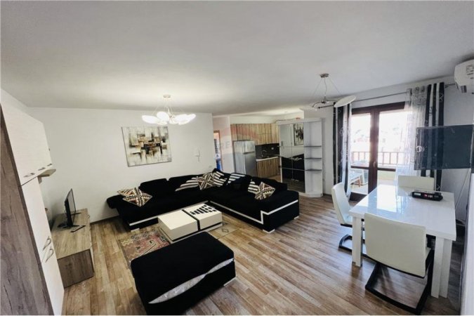 Tirane, jepet me qera apartament 2+1 , 600 € (Kopshti Botanik)