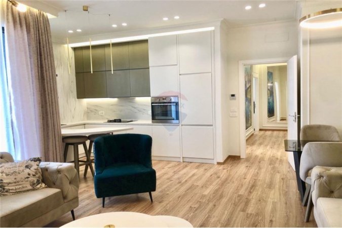 Tirane, jepet me qera apartament 2+1 , 1.450 € (Park Gate)