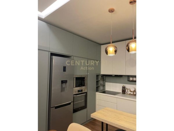 Tirane, jepet me qera apartament 2+1 Kati 8, 100 m² 600 € 
