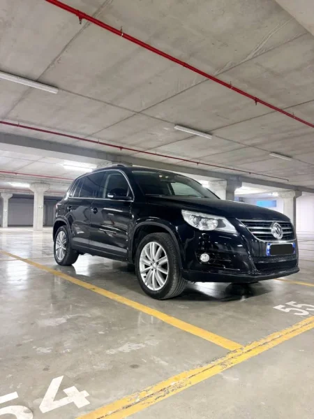 Tirane, shes makine VW TIGUAN 2.0 TDI 2009 Nafte, e zeze automatik Klima 246.000 km Çmimi 💶 6.500€ 💶.