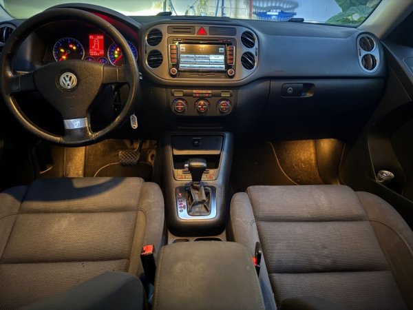 Tirane, shes makine VW TIGUAN 2.0 TDI 2009 Nafte, e zeze automatik Klima 246.000 km Çmimi 💶 6.500€ 💶.