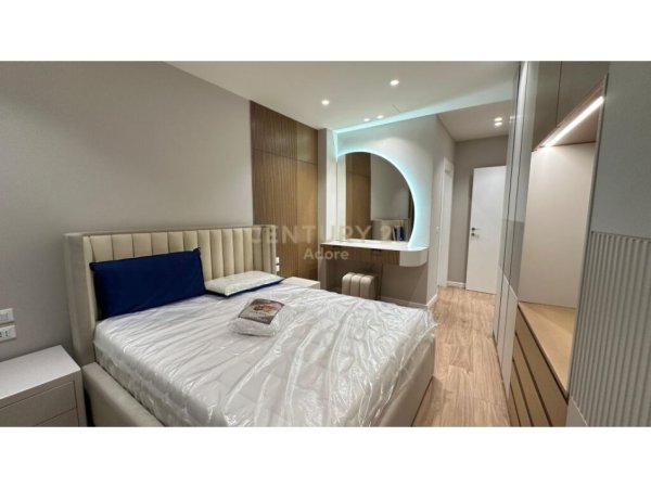 Tirane, jepet me qera apartament 2+1+Aneks+Ballkon Kati 8, 126 m² 2.000 € (Liqeni i Tiranes)