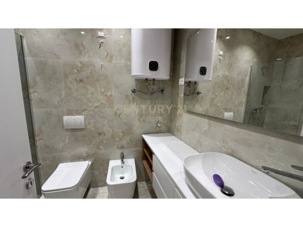 Tirane, jepet me qera apartament 2+1+Aneks+Ballkon Kati 8, 126 m² 2.000 € (Liqeni i Tiranes)