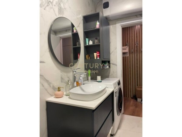 Tirane, jepet me qera apartament 2+1+Aneks+Ballkon Kati 8, 100 m² 600 € (TIRANA GOLDEN PARK 3)