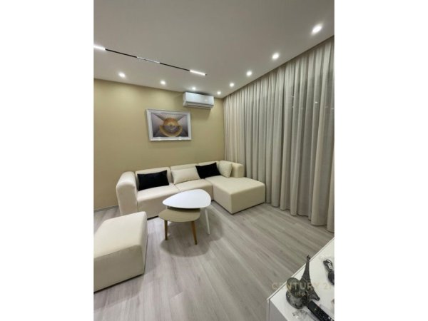 Tirane, jepet me qera apartament 2+1+Aneks+Ballkon Kati 2, 88 m² 650 € (Kopshti Botanik)