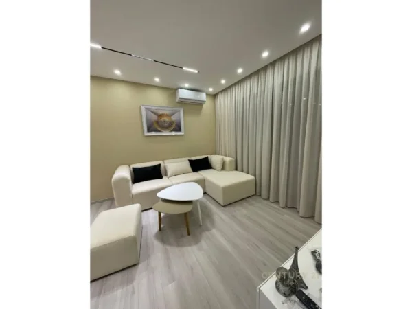 Tirane, jepet me qera apartament 2+1+Aneks+Ballkon Kati 2, 88 m² 650 € (Kopshti Botanik)