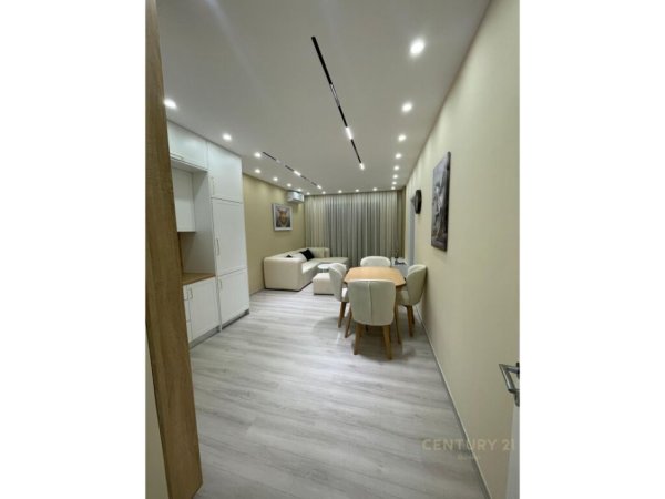 Tirane, jepet me qera apartament 2+1+Aneks+Ballkon Kati 2, 88 m² 650 € (Kopshti Botanik)