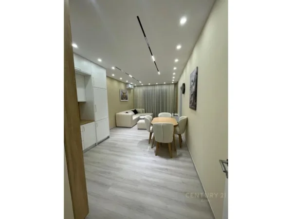 Tirane, jepet me qera apartament 2+1+Aneks+Ballkon Kati 2, 88 m² 650 € (Kopshti Botanik)
