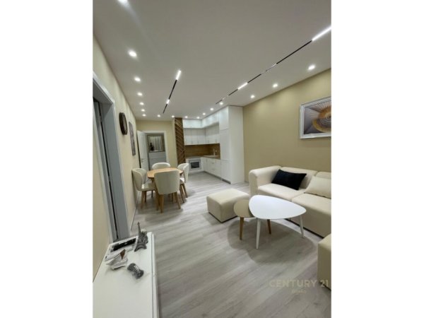 Tirane, jepet me qera apartament 2+1+Aneks+Ballkon Kati 2, 88 m² 650 € (Kopshti Botanik)