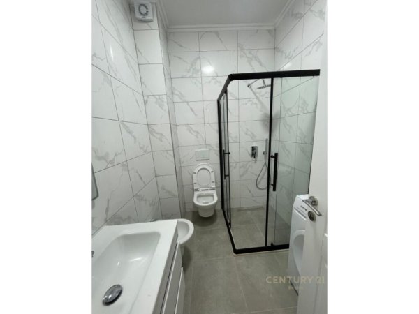 Tirane, jepet me qera apartament 2+1+Aneks+Ballkon Kati 2, 88 m² 650 € (Kopshti Botanik)
