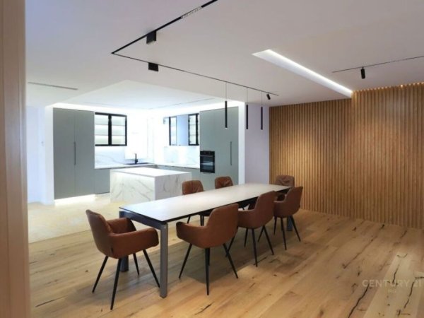 Tirane, jepet me qera Vile 3 Katshe Kati 3, 800 m² 5.000 € (Petrele)