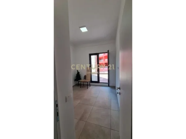 Tirane, shes apartament 2+1+Aneks+Ballkon Kati 3, 94 m² 190.800 € (KOMPLEKSI ARLIS FARMACIA 10)