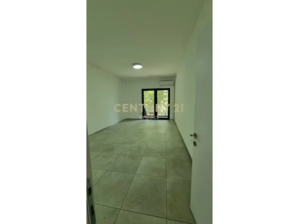 Tirane, shes apartament 2+1+Aneks+Ballkon Kati 3, 94 m² 190.800 € (KOMPLEKSI ARLIS FARMACIA 10)