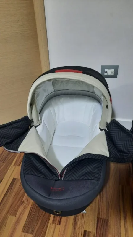 Tirane, shes Karroce 450 €