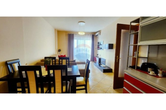 Tirane, jepet me qera apartament 1+1 , 550 € (Don Bosko)