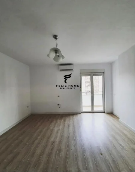 Tirane, jepet me qera zyre Kati 3, 60 m² 550 € (DON BOSKO)