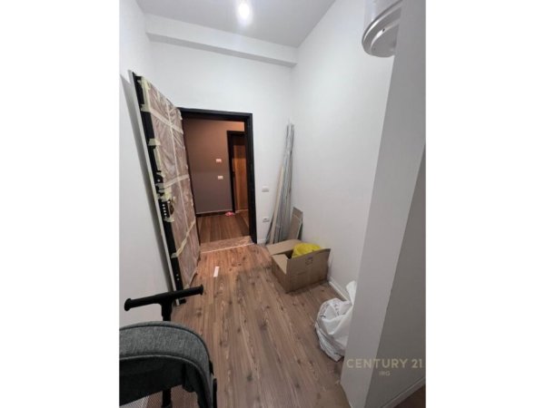 Tirane, jap me qera apartament 1+1 , 74 m² 550 € (Liqeni i Thatë)