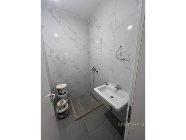 Tirane, jap me qera apartament 1+1 , 74 m² 550 € (Liqeni i Thatë)