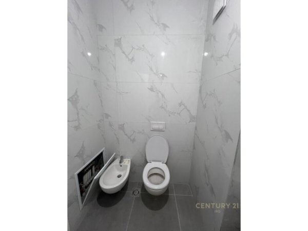 Tirane, jap me qera apartament 1+1 , 74 m² 550 € (Liqeni i Thatë)