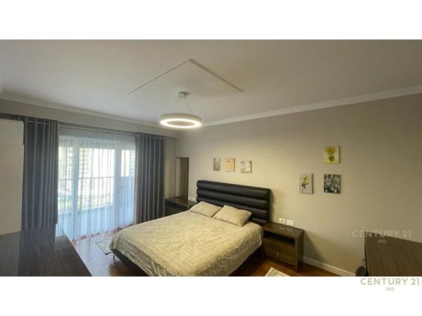 Tirane, jap me qera apartament 2+1+2 , 133 m² 1.400 € (Rruga e Kosovarëve)