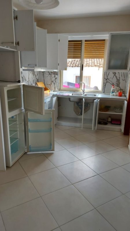 Durres, jepet me qera Vile 2+1+Ballkon Kati 1, 100 m² 300 € 