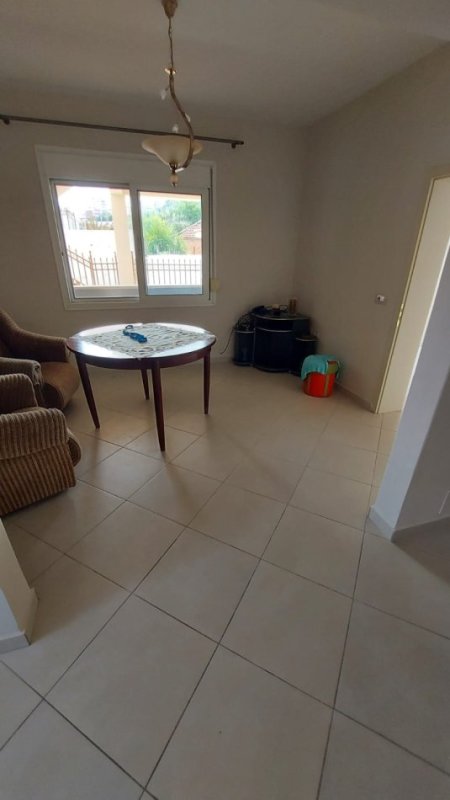 Durres, jepet me qera Vile 2+1+Ballkon Kati 1, 100 m² 300 € 