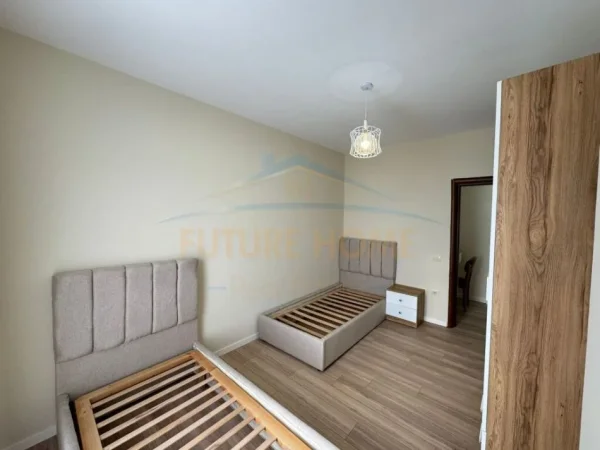Tirane, shitet apartament 2+1+Ballkon Kati 5, 115 m² 138.000 € (Unaza e Re)