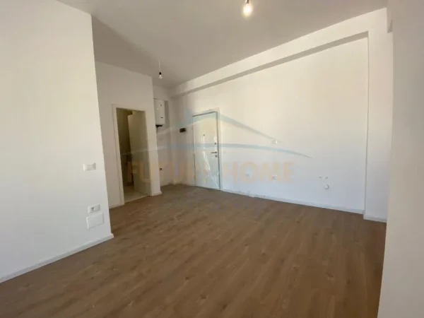 Tirane, shitet apartament 1+1+Ballkon Kati 7, 61 m² 83.000 € (Ali Demi)