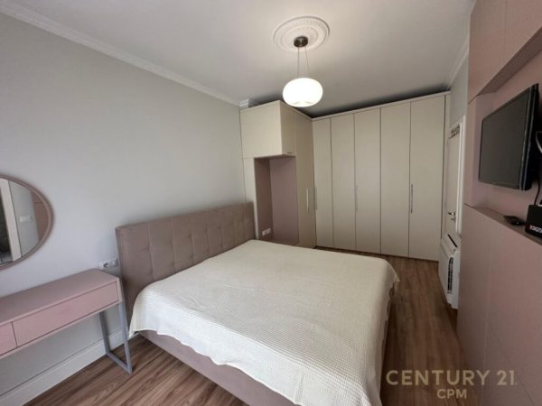 Tirane, jap me qera apartament 2+1+2+ POST PARKIMI , 120 m² 1.200 € (Liqeni i Tiranës)
