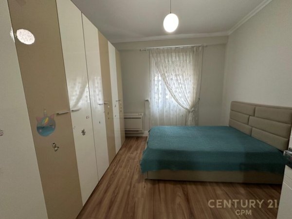Tirane, jap me qera apartament 2+1+2+ POST PARKIMI , 120 m² 1.200 € (Liqeni i Tiranës)