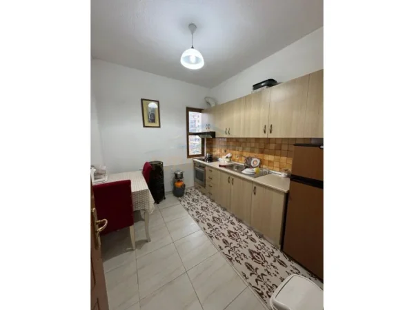 Tirane, shitet apartament 2+1+Ballkon Kati 2, 100 m² 120.000 € (Don Bosko)
