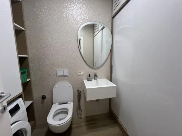 Tirane, jepet me qera apartament 2+1+Ballkon Kati 3, 105 m² 650 € (Ish-Parku)