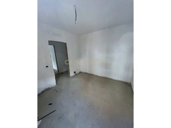 Tirane, shes apartament 3+1+2+Post Parkimi , 126 m² 198.000 € (Kodra e Diellit)
