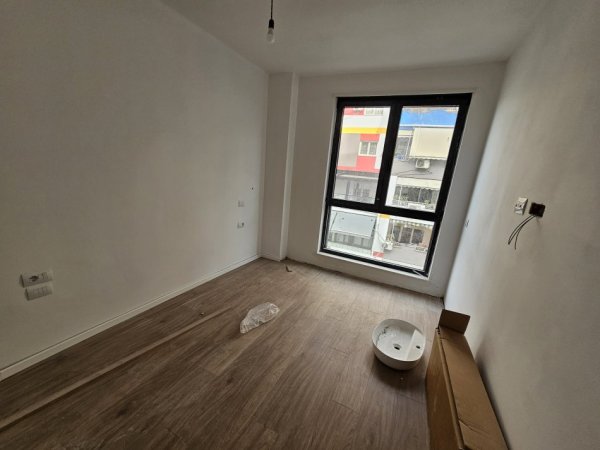 Tirane, jepet me qera apartament 2+1 Kati 4, 113 m² 600 € (Kopshti Zoologjik Tirane)