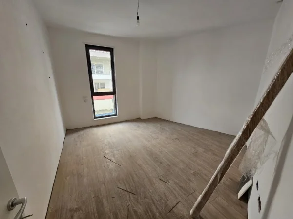 Tirane, jepet me qera apartament 2+1 Kati 4, 113 m² 600 € (Kopshti Zoologjik Tirane)