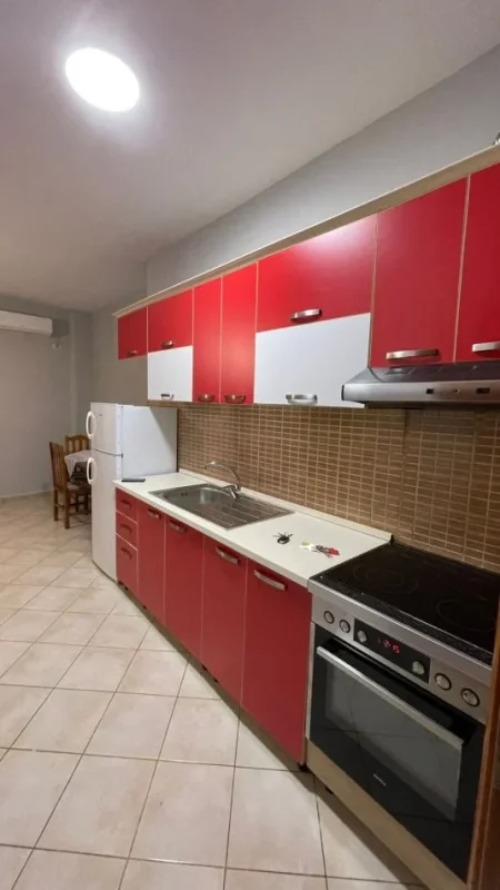 Tirane, jepet me qera apartament 2+1+Ballkon Kati 8, 100 m² 450 € (Rruga Mikel Maruli)