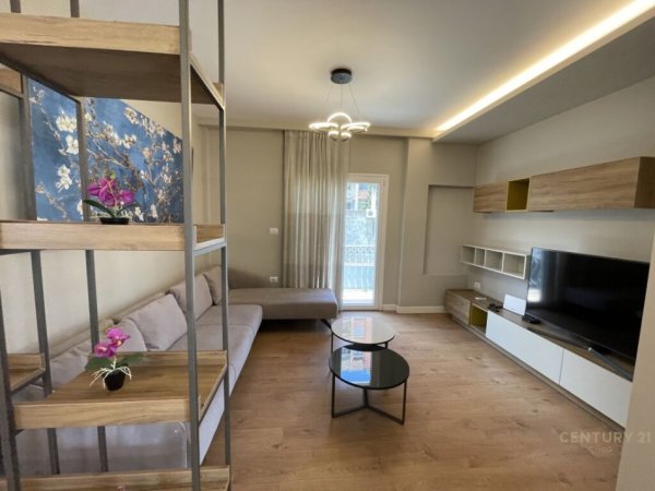 Tirane, jepet me qera Vile 3 Katshe Kati 3, 422 m² 1.500 € (Selite Tirana, Albania)