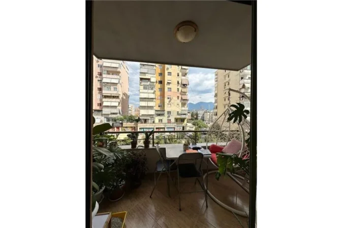 jepet me qera apartament 2+1+Ballkon Kati 3, 100 m² 700 € (Skender Luarasi)