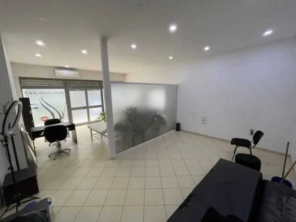 Tirane, shes dyqan Kati 0, 100 m² 205.000 € (Yzberisht , Te Eco Market)