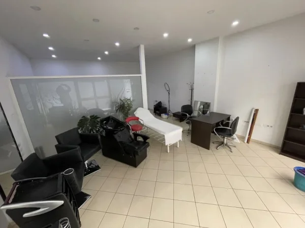 Tirane, shes dyqan Kati 0, 100 m² 205.000 € (Yzberisht , Te Eco Market)