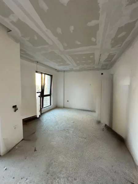 Tirane, jepet me qera zyre Kati 3, 70 m² 800 € (myslym shyr)