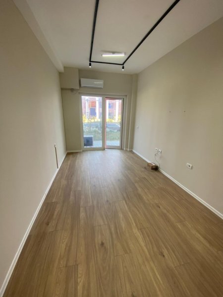 Tirane, jepet me qera vetem 1 dhome 1+1 Kati 0, 29 m² 340 € (Ali Demi)