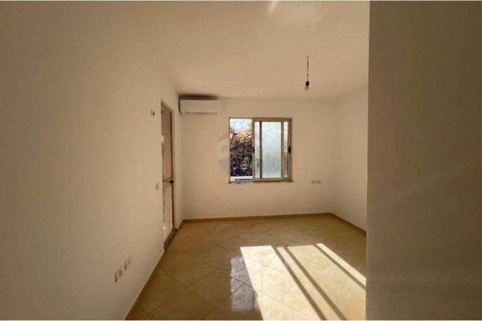 Tirane, shitet apartament 1+1 , 82.000 € (Yzberisht)