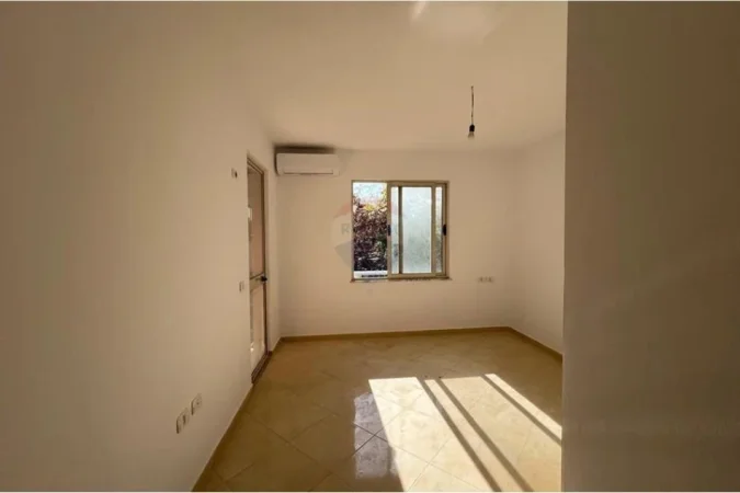 Tirane, shitet apartament 1+1 , 82.000 € (Yzberisht)