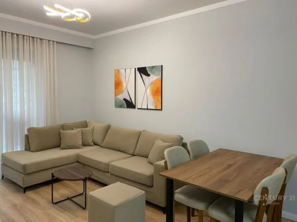 Tirane, jepet me qera apartament 2+1 Kati 2, 96 m² 720 € (Ish statcioni i trenit)